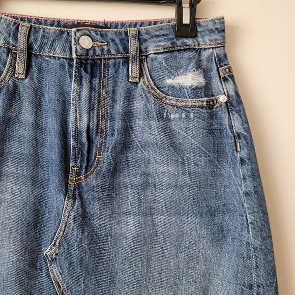 GUESS Denim Skirt Distressed Asymmetric Raw Hem Size 27 - Picture 5 of 15